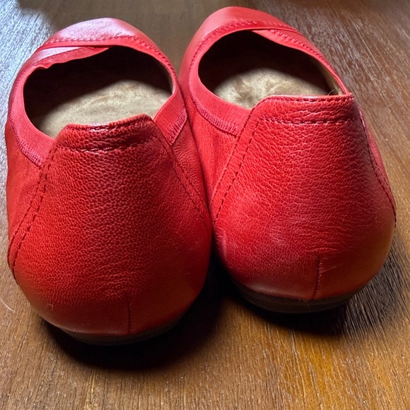 Vionic Red Women's Flats ballet slippers - Picture 5 of 11